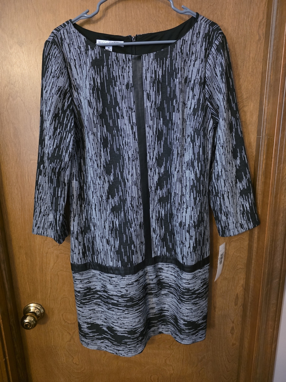 Maggy London Black and Gray Patterned Midi Shift Dress